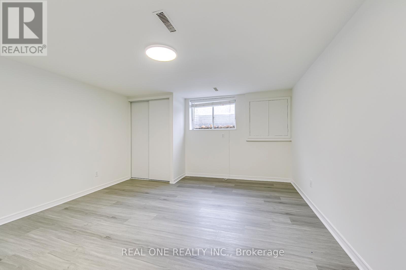 153 Cavendish Court, Oakville (Mo Morrison), Ontario  L6J 5S3 - Photo 41 - W12001077