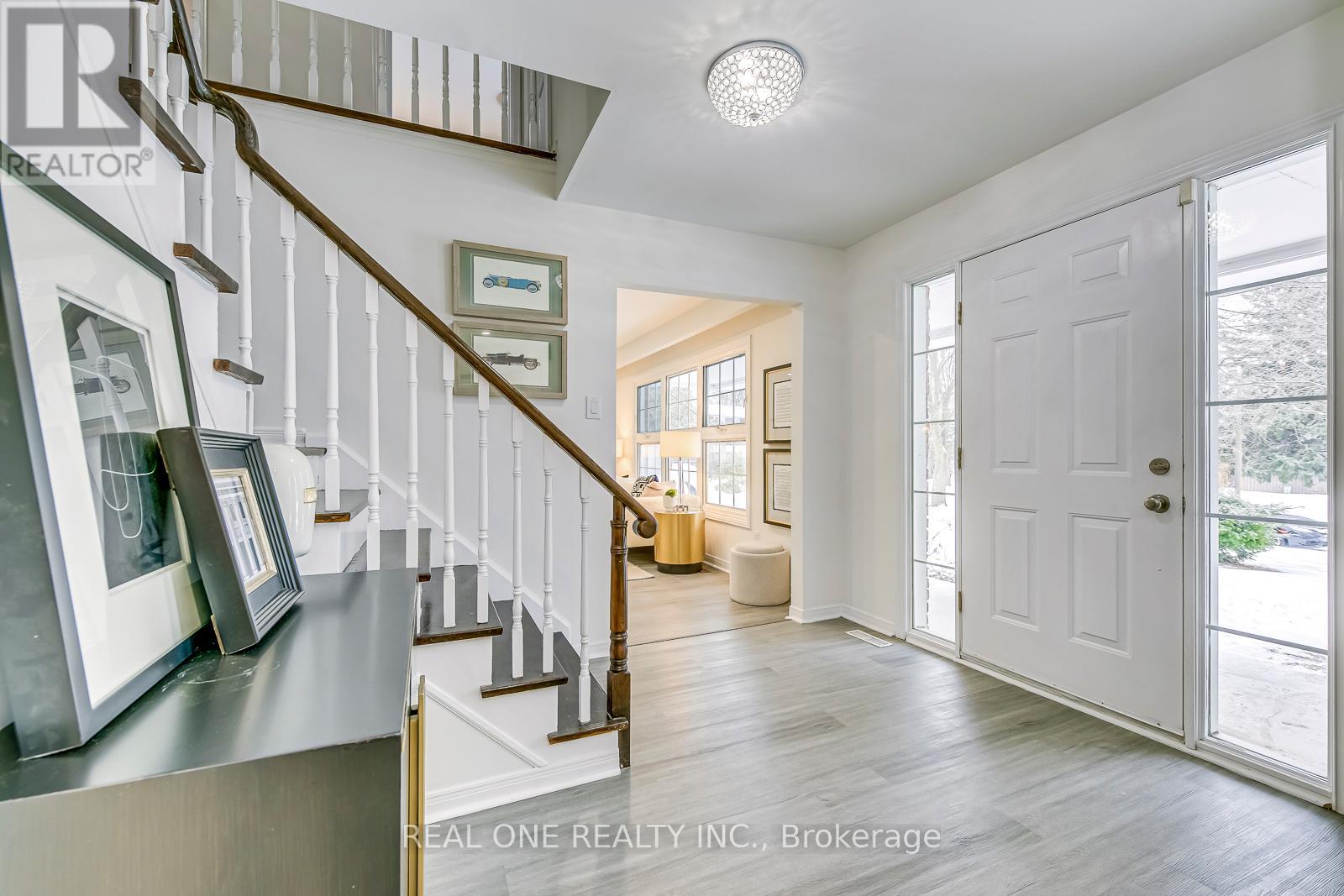 153 Cavendish Court, Oakville (Mo Morrison), Ontario  L6J 5S3 - Photo 6 - W12001077