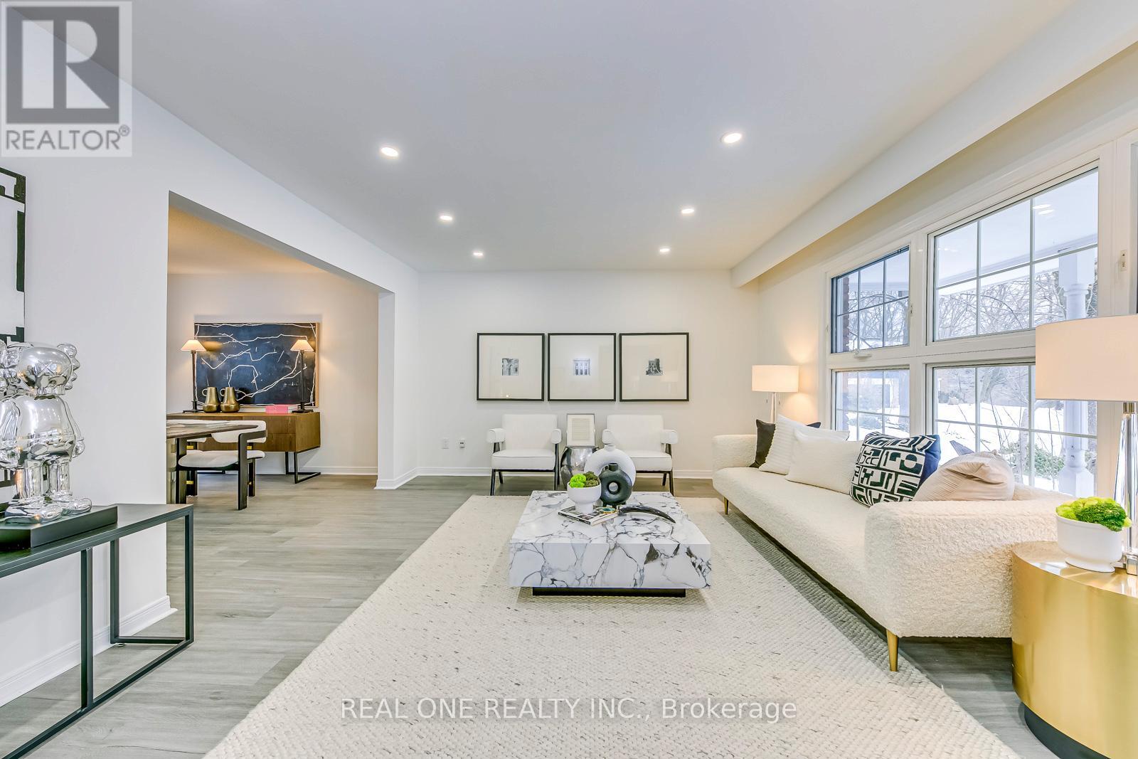 153 Cavendish Court, Oakville (Mo Morrison), Ontario  L6J 5S3 - Photo 8 - W12001077