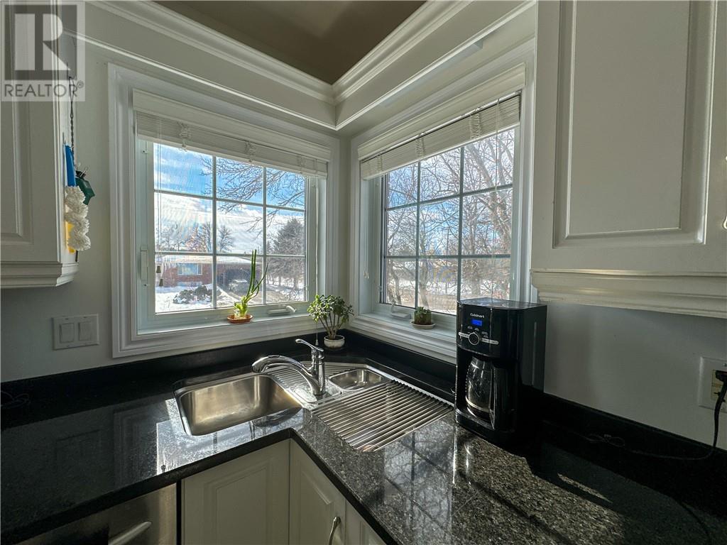 78 Meredith Street W, Little Current, Ontario  P0P 1K0 - Photo 8 - 2121039