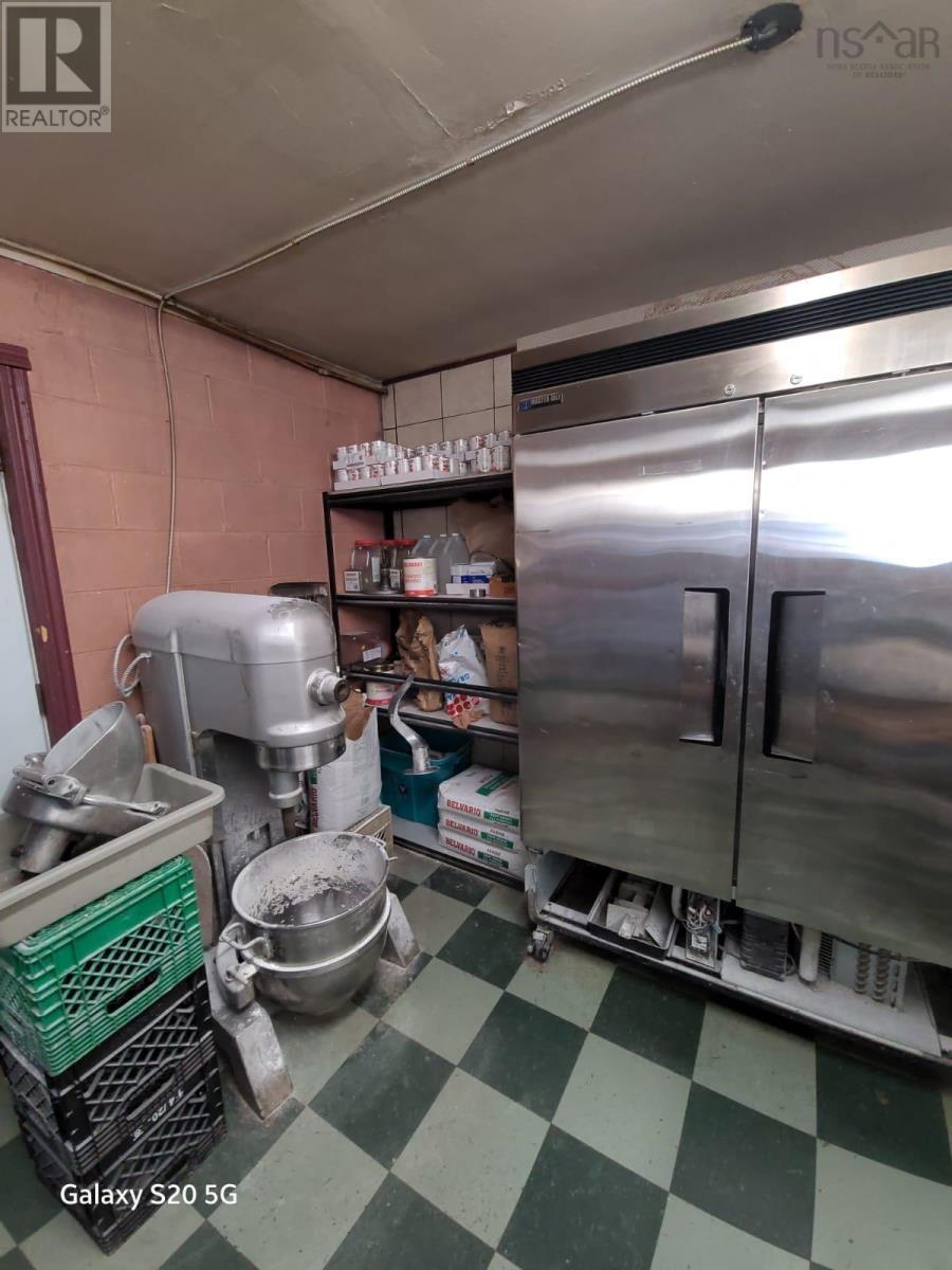 2862b Highway 2, Shubenacadie, Nova Scotia  B0N 2H0 - Photo 10 - 202504116