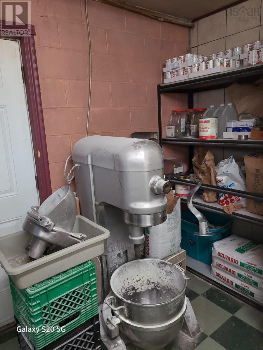 2862b Highway 2, Shubenacadie, Nova Scotia  B0N 2H0 - Photo 9 - 202504116