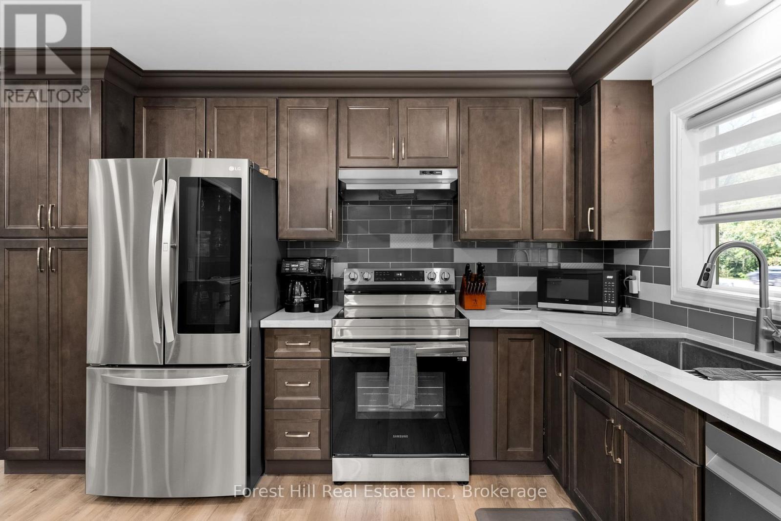 1190 Winhara Road, Gravenhurst, Ontario  P1P 1R1 - Photo 10 - X12001147