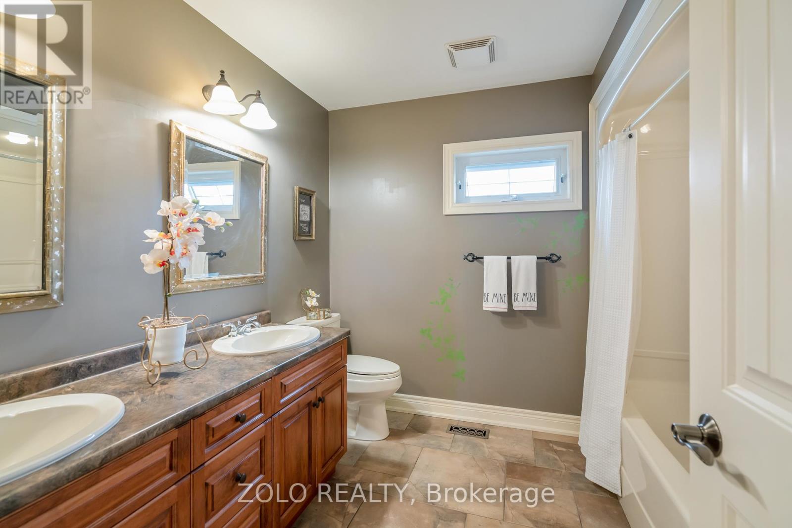 4658 Lyons Parkway, Niagara Falls, Ontario  L2G 0A4 - Photo 24 - X12001131