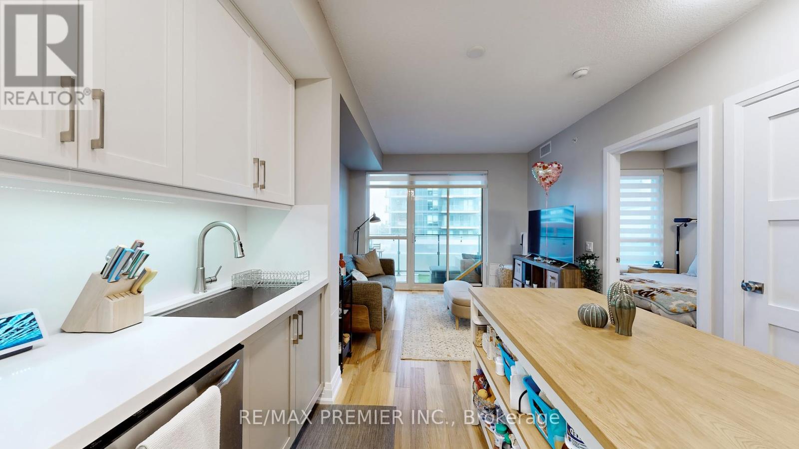 404 - 10 Park Lawn Road, Toronto, Ontario  M8V 0H9 - Photo 11 - W12001172