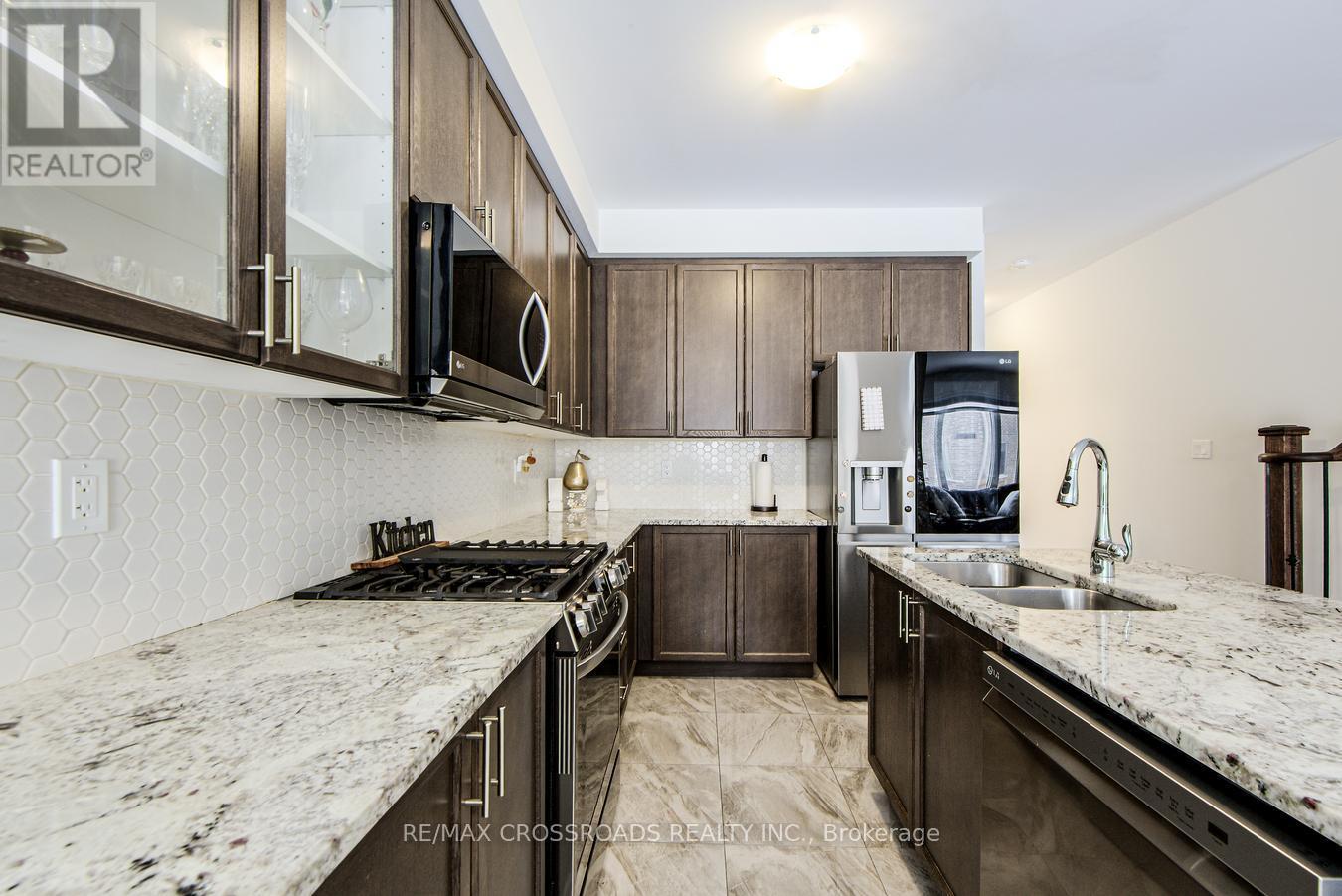 2 Hough Lane, Ajax, Ontario  L1T 0P9 - Photo 20 - E11997195