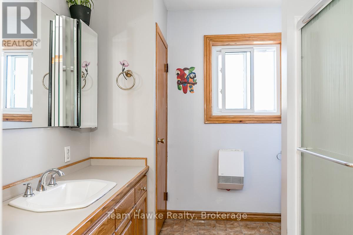 25 Robert Street W, Penetanguishene, Ontario  L9M 1N5 - Photo 24 - S12001341