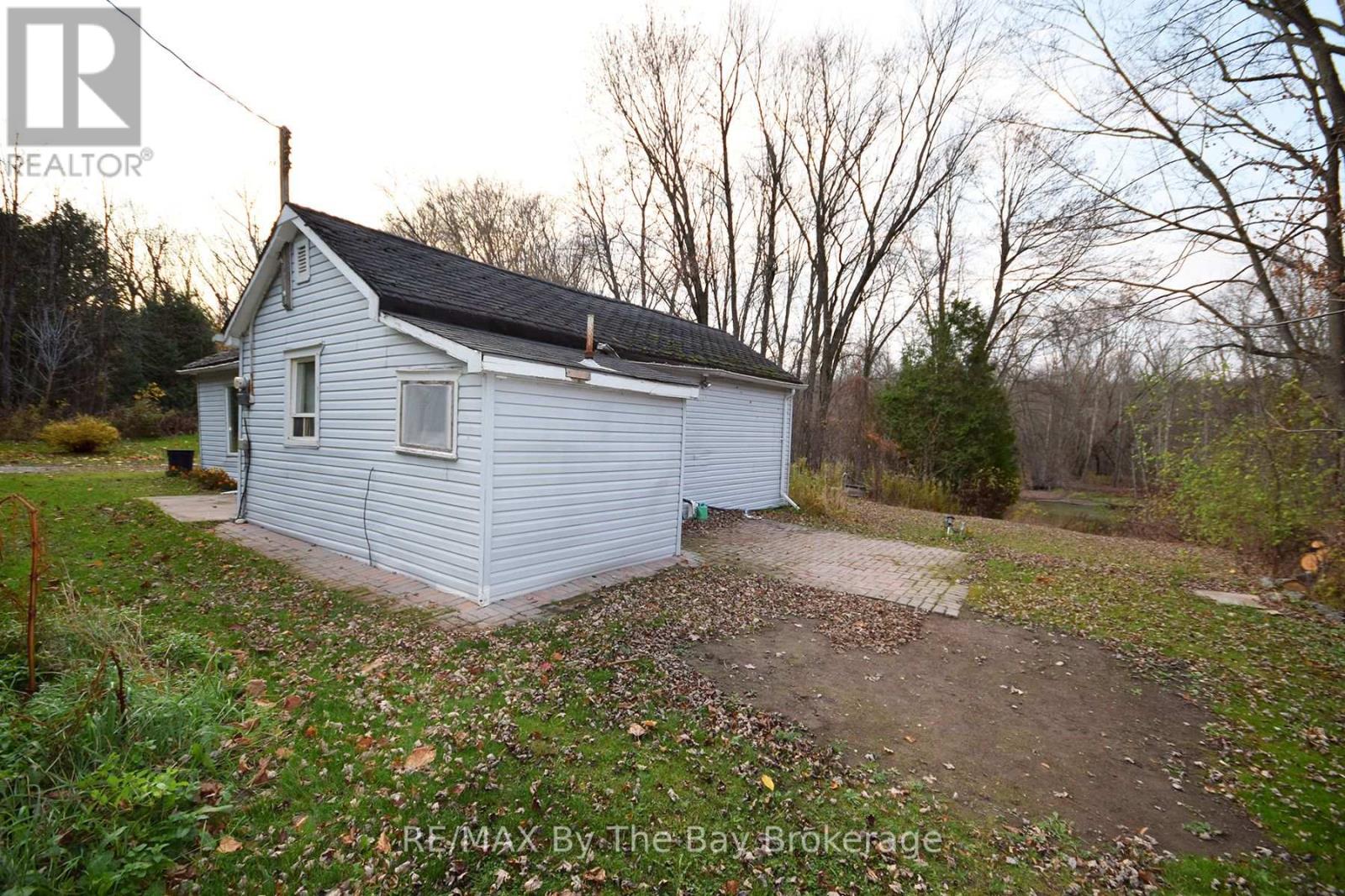 13 Innisfree Drive, Springwater, Ontario  L0L 2K0 - Photo 8 - S12001355