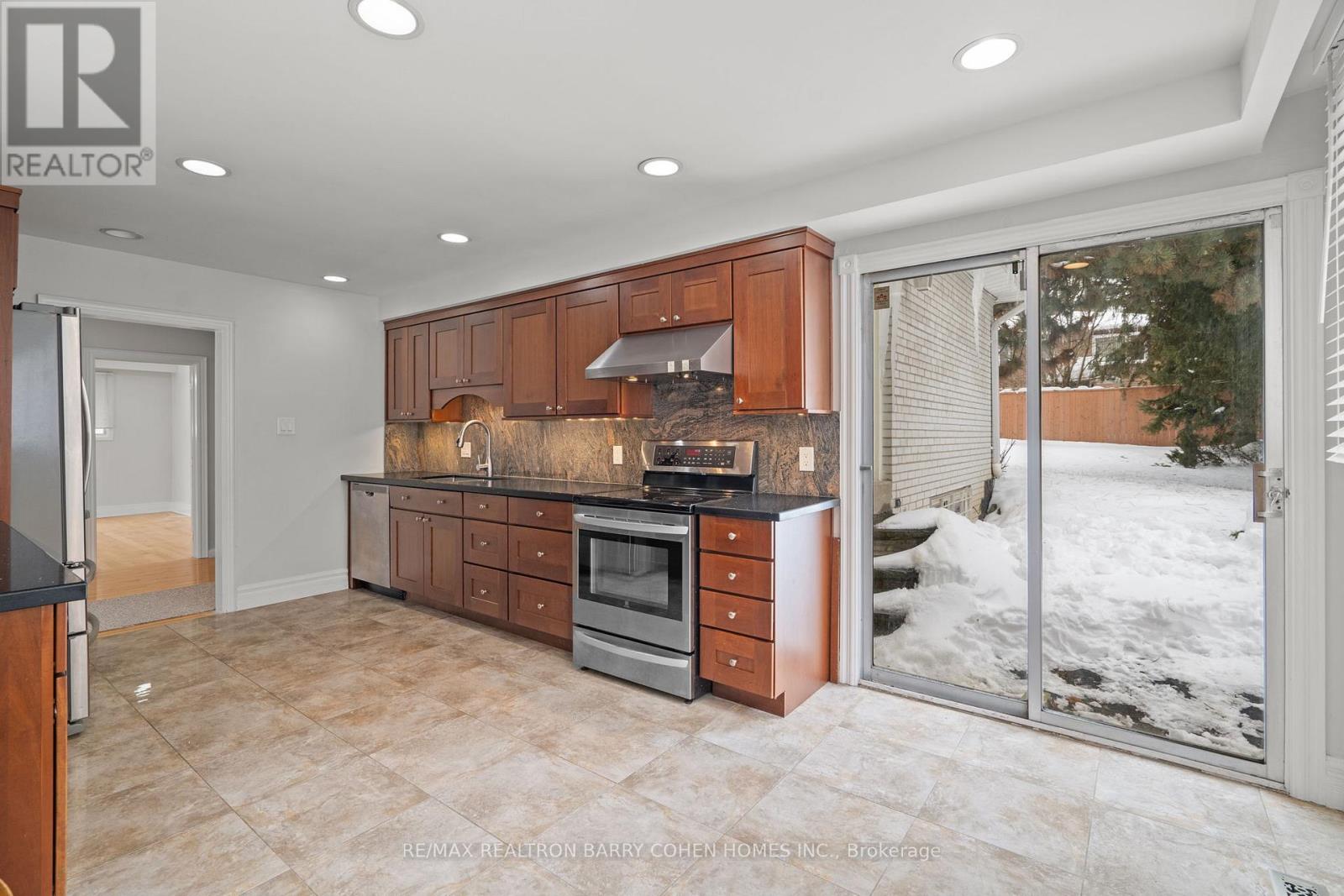 371 Woodsworth Road, Toronto, Ontario  M2L 2T8 - Photo 9 - C12001325