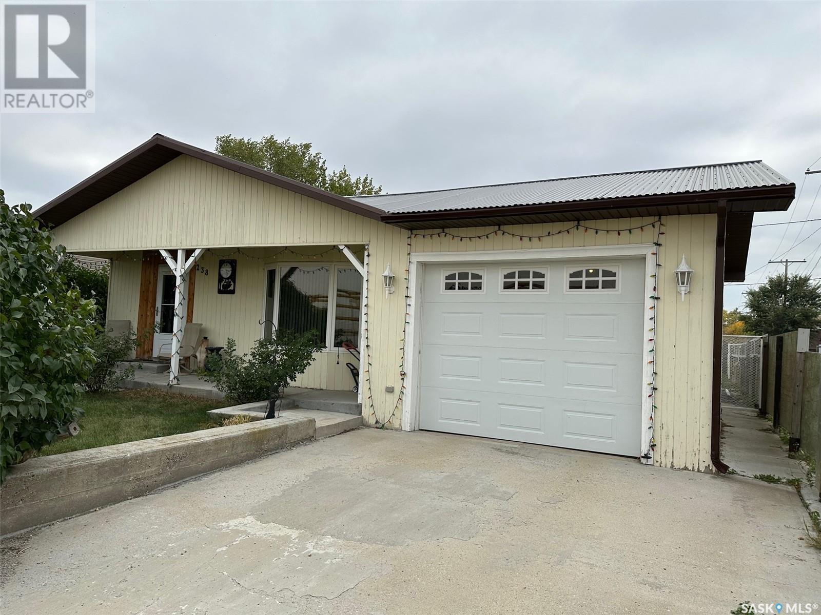 238 Young STREET, bienfait, Saskatchewan