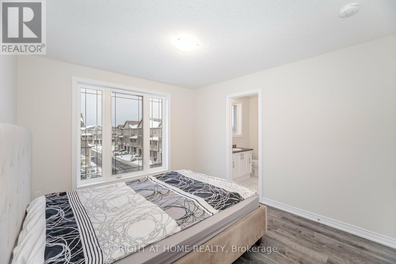 44 - 19 Picardy Drive, Hamilton, Ontario  L8J 0M7 - Photo 22 - X12001376