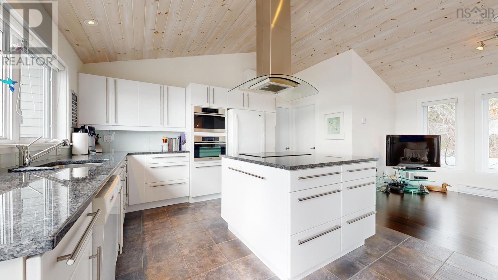 668 Highway 331, East Port Medway, Nova Scotia  B0J 2H0 - Photo 12 - 202504150