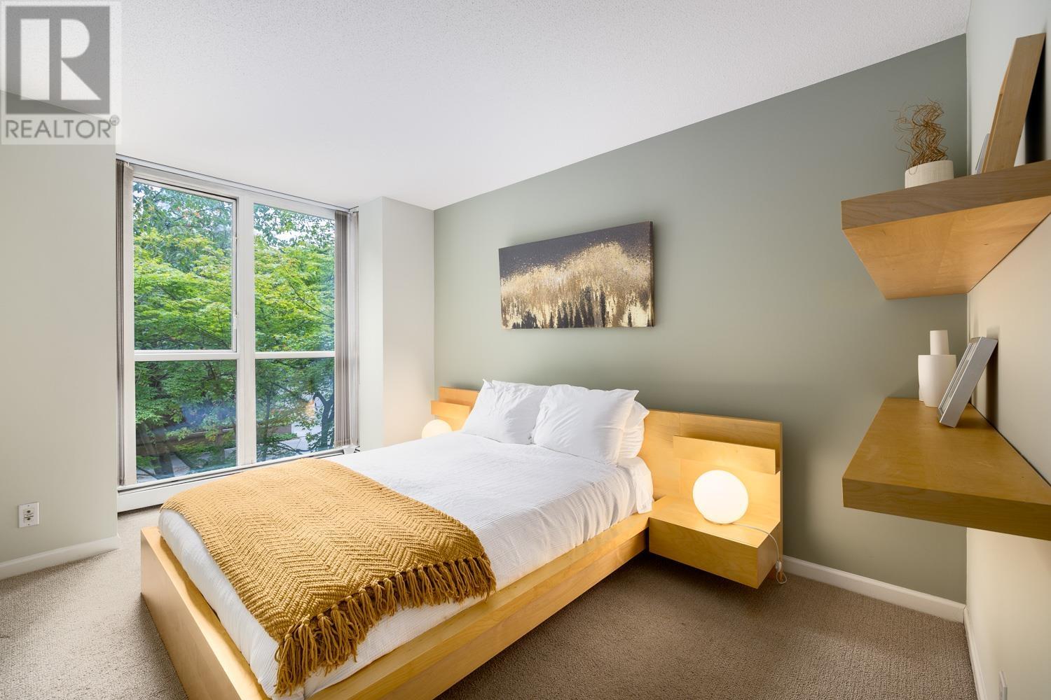 Listing Picture 11 of 24 : 202 1228 MARINASIDE CRESCENT, Vancouver / 溫哥華 - 魯藝地產 Yvonne Lu Group - MLS Medallion Club Member