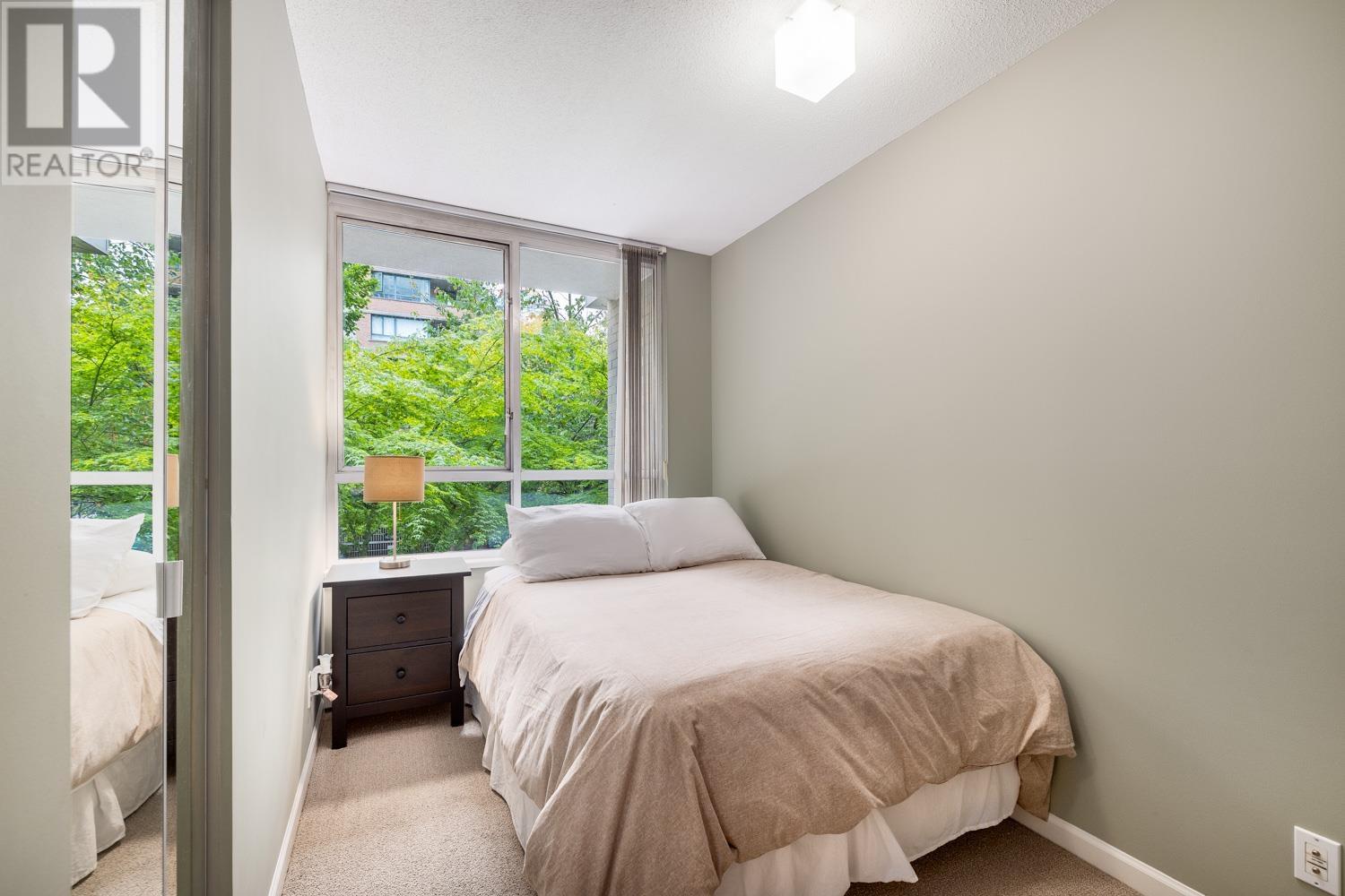 Listing Picture 14 of 24 : 202 1228 MARINASIDE CRESCENT, Vancouver / 溫哥華 - 魯藝地產 Yvonne Lu Group - MLS Medallion Club Member