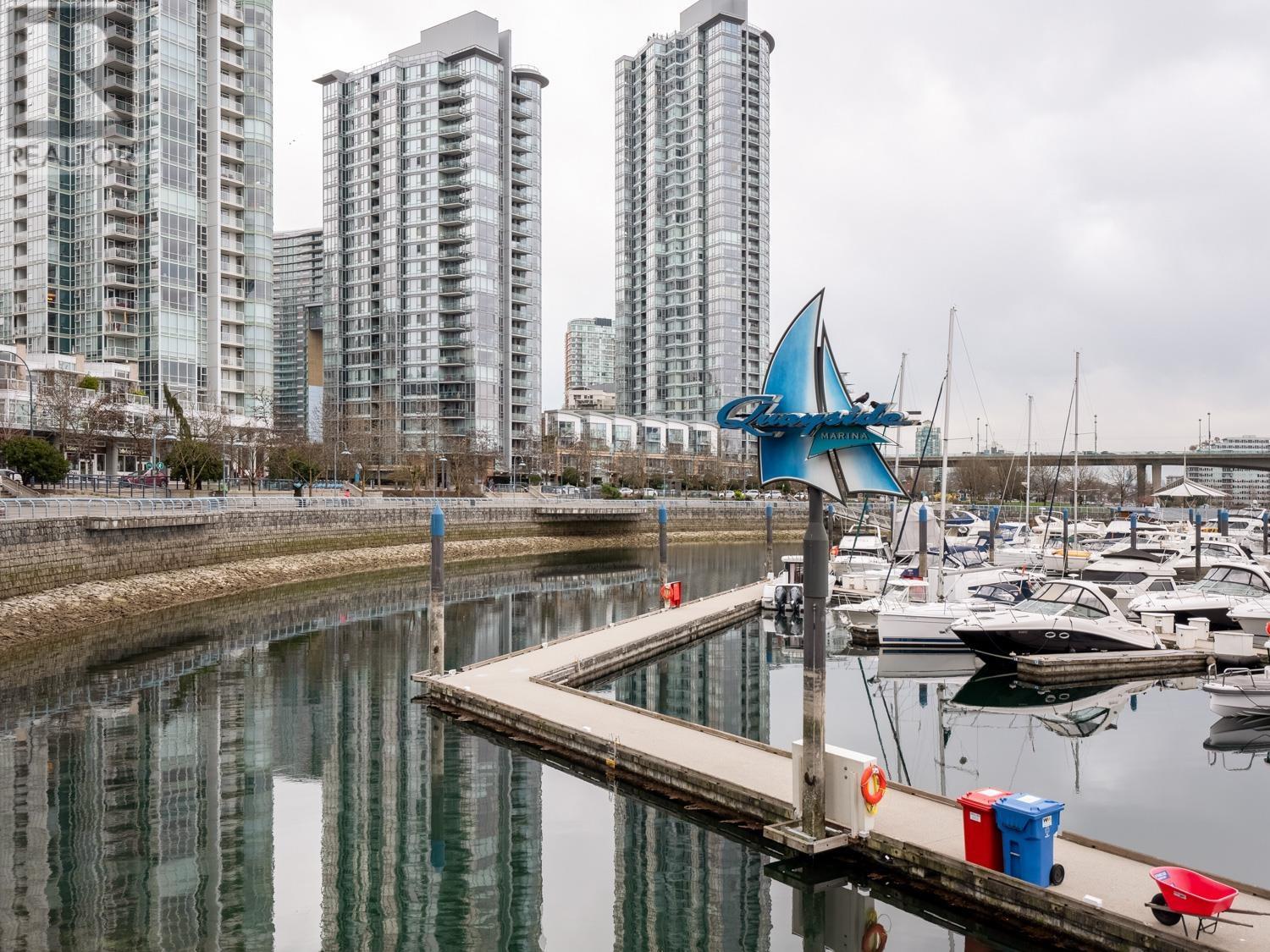 Listing Picture 22 of 24 : 202 1228 MARINASIDE CRESCENT, Vancouver / 溫哥華 - 魯藝地產 Yvonne Lu Group - MLS Medallion Club Member