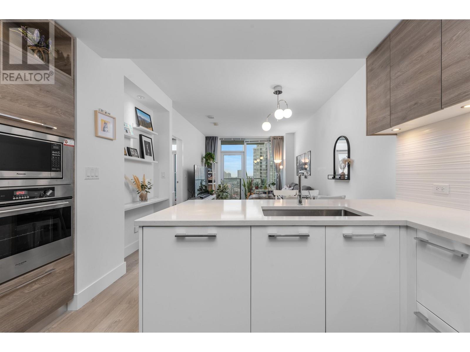 1711 7388 Kingsway Street, Burnaby, British Columbia  V3N 0G9 - Photo 6 - R2973755