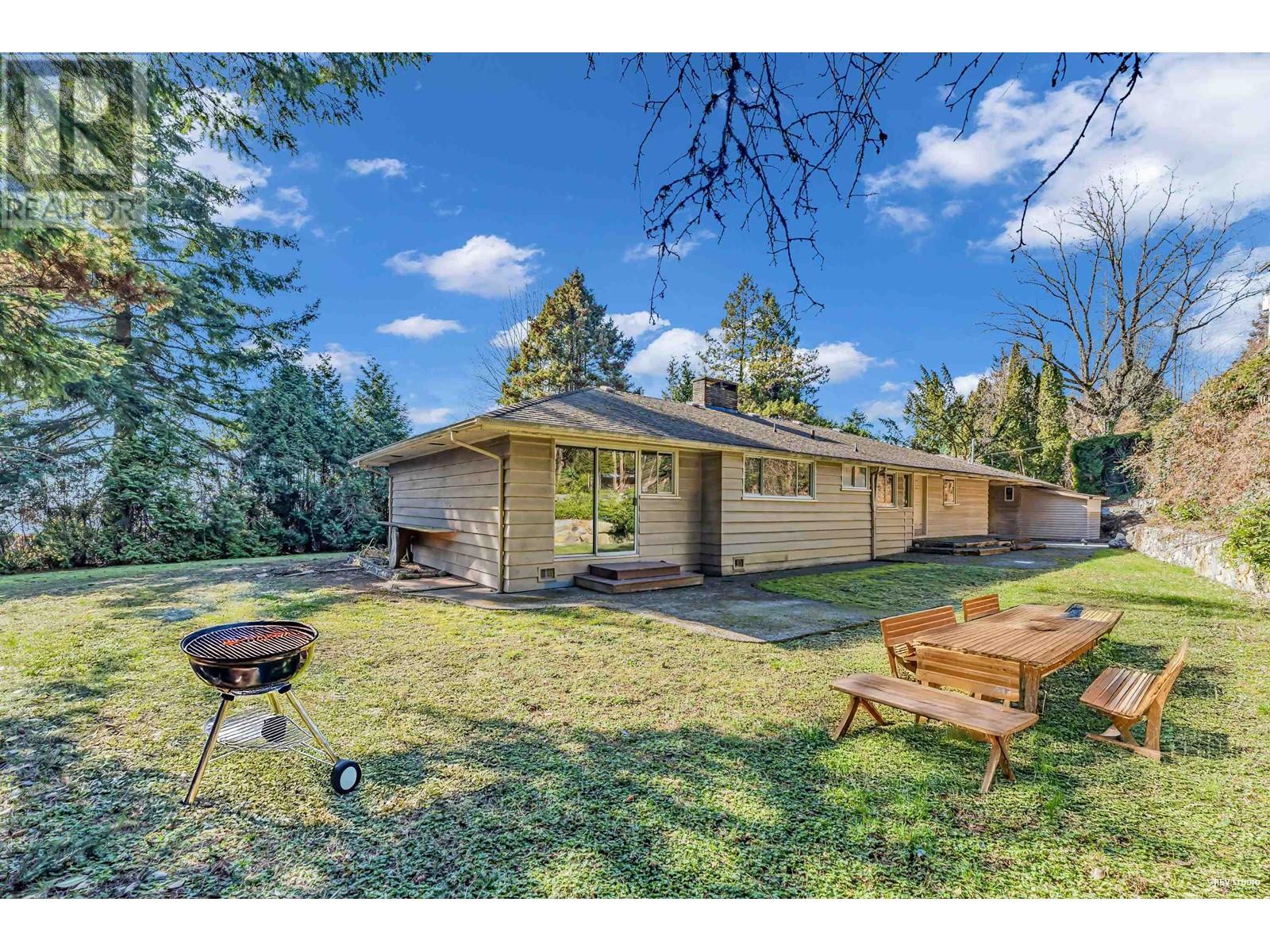 1640 11th Street, West Vancouver, British Columbia  V7S 2S7 - Photo 1 - R2973760