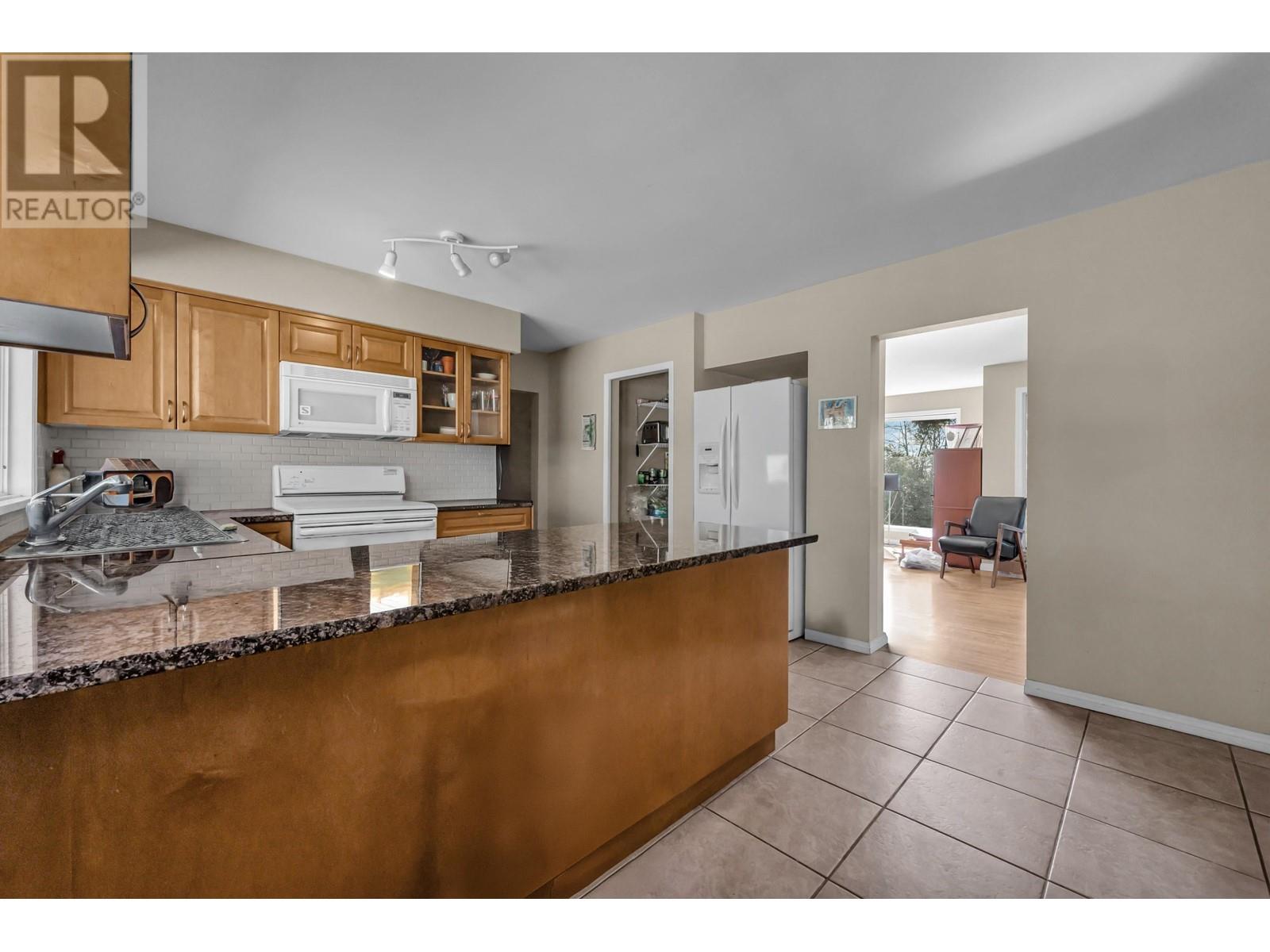 1640 11th Street, West Vancouver, British Columbia  V7S 2S7 - Photo 10 - R2973760