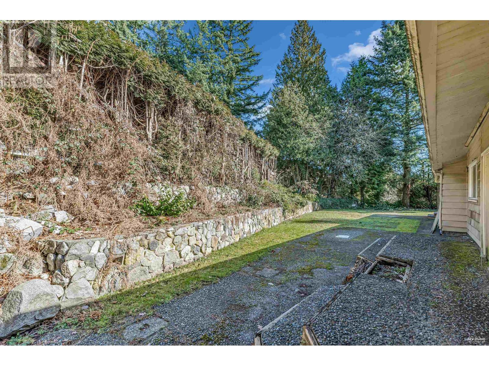 1640 11th Street, West Vancouver, British Columbia  V7S 2S7 - Photo 2 - R2973760