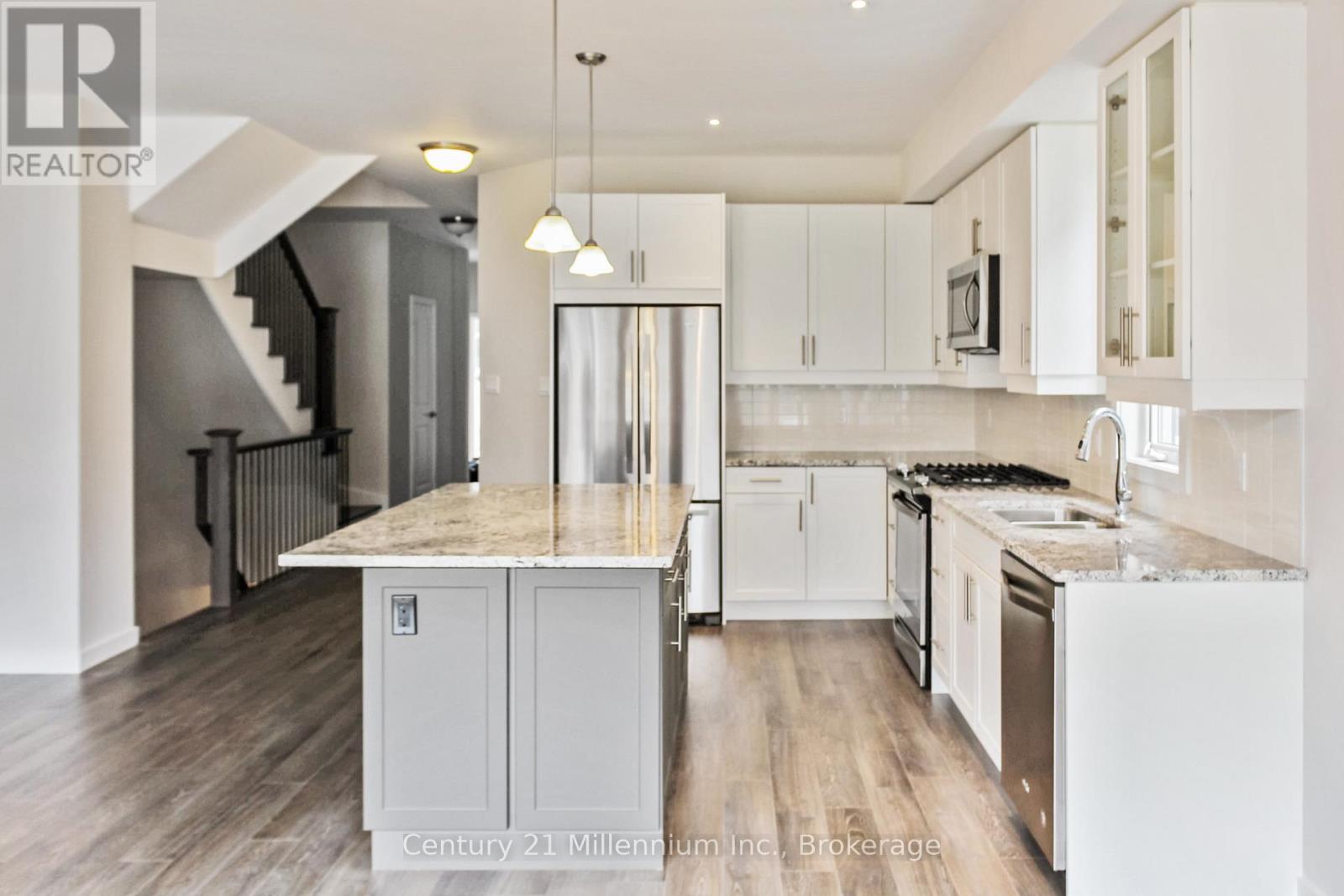 Property at 359 YELLOW BIRCH CRESCENT image 5