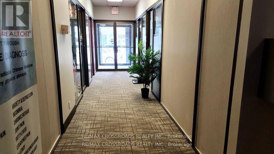 4 - 15221 Yonge Street, Aurora, Ontario  L4G 1L8 - Photo 3 - N12001516