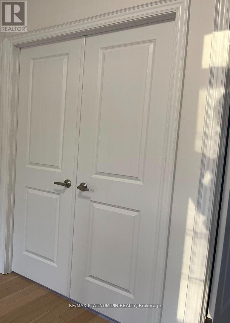 2577 Islington Avenue, Toronto, Ontario  M9V 4A2 - Photo 10 - W12001496