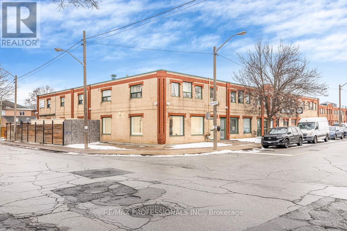 1 - 26 Cawthra Avenue, Toronto, Ontario  M6N 5B3 - Photo 8 - W12000480