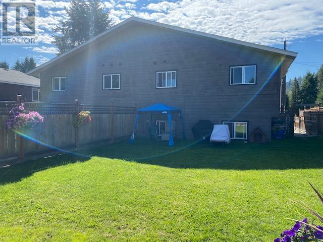 609-611 Christina Place, Castlegar, British Columbia  V1N 2K7 - Photo 10 - 10336481