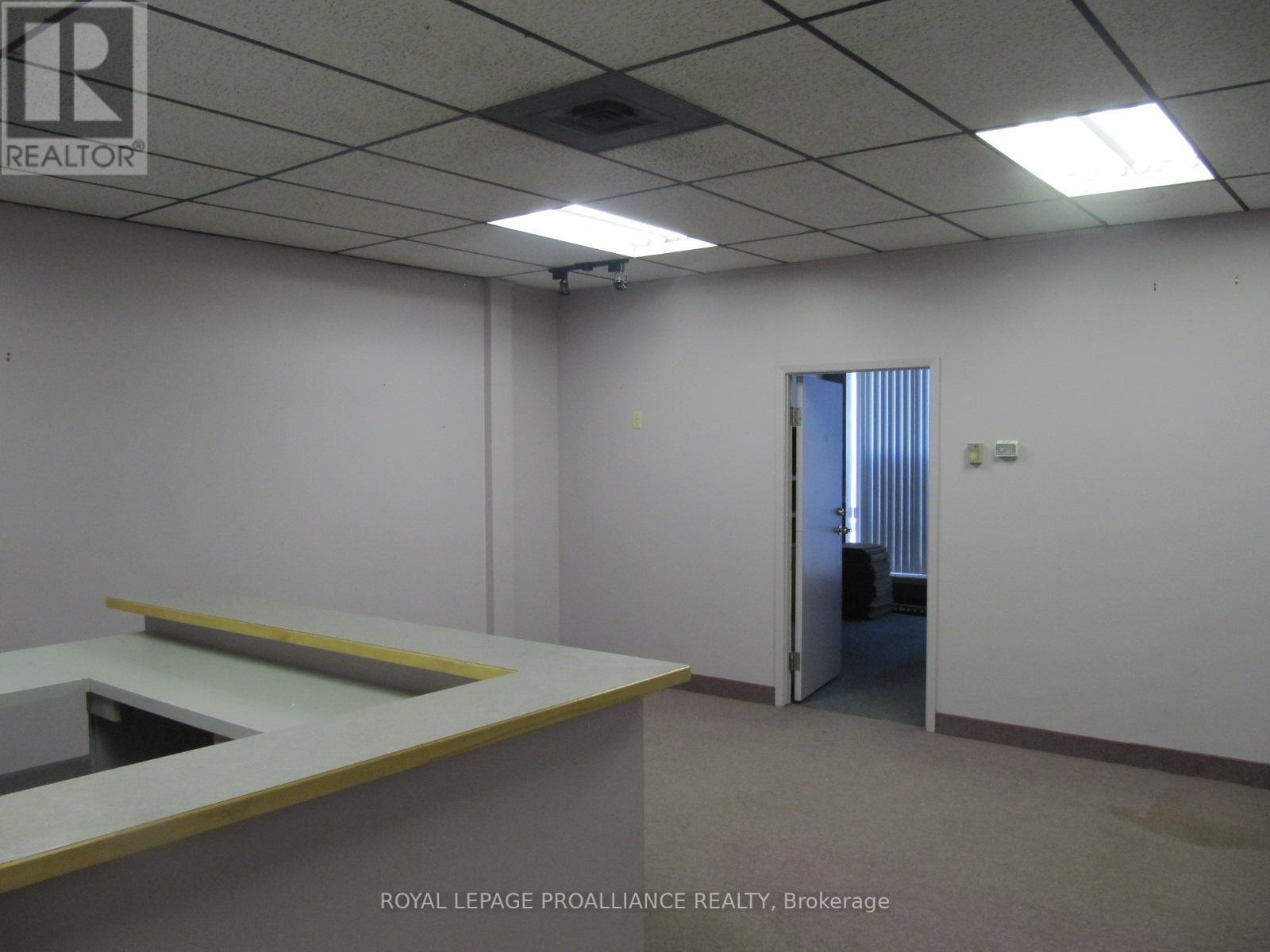 R1 - 205 North Front Street, Belleville, Ontario  K8P 3C3 - Photo 2 - X12001714
