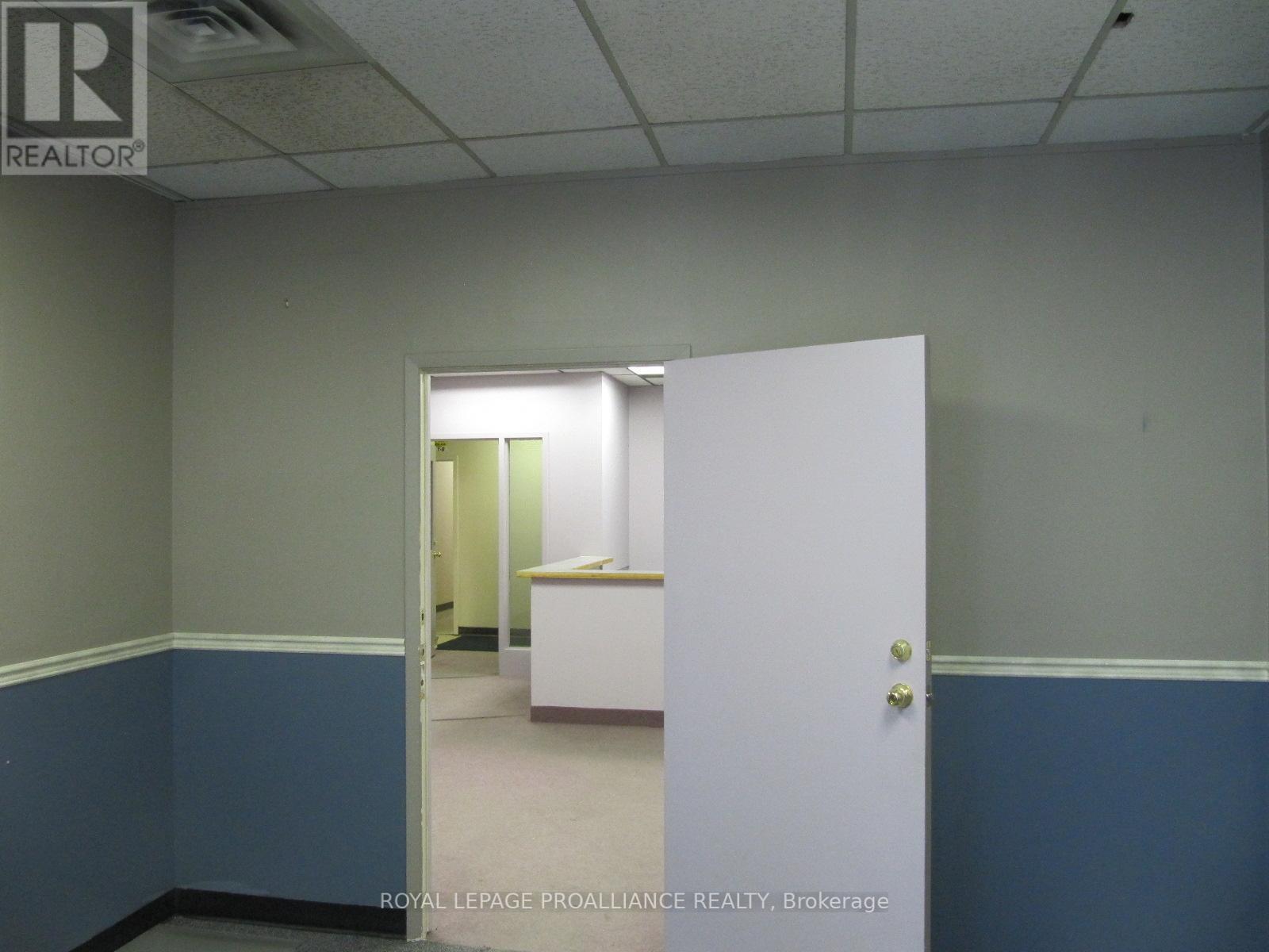 R1 - 205 North Front Street, Belleville, Ontario  K8P 3C3 - Photo 5 - X12001714