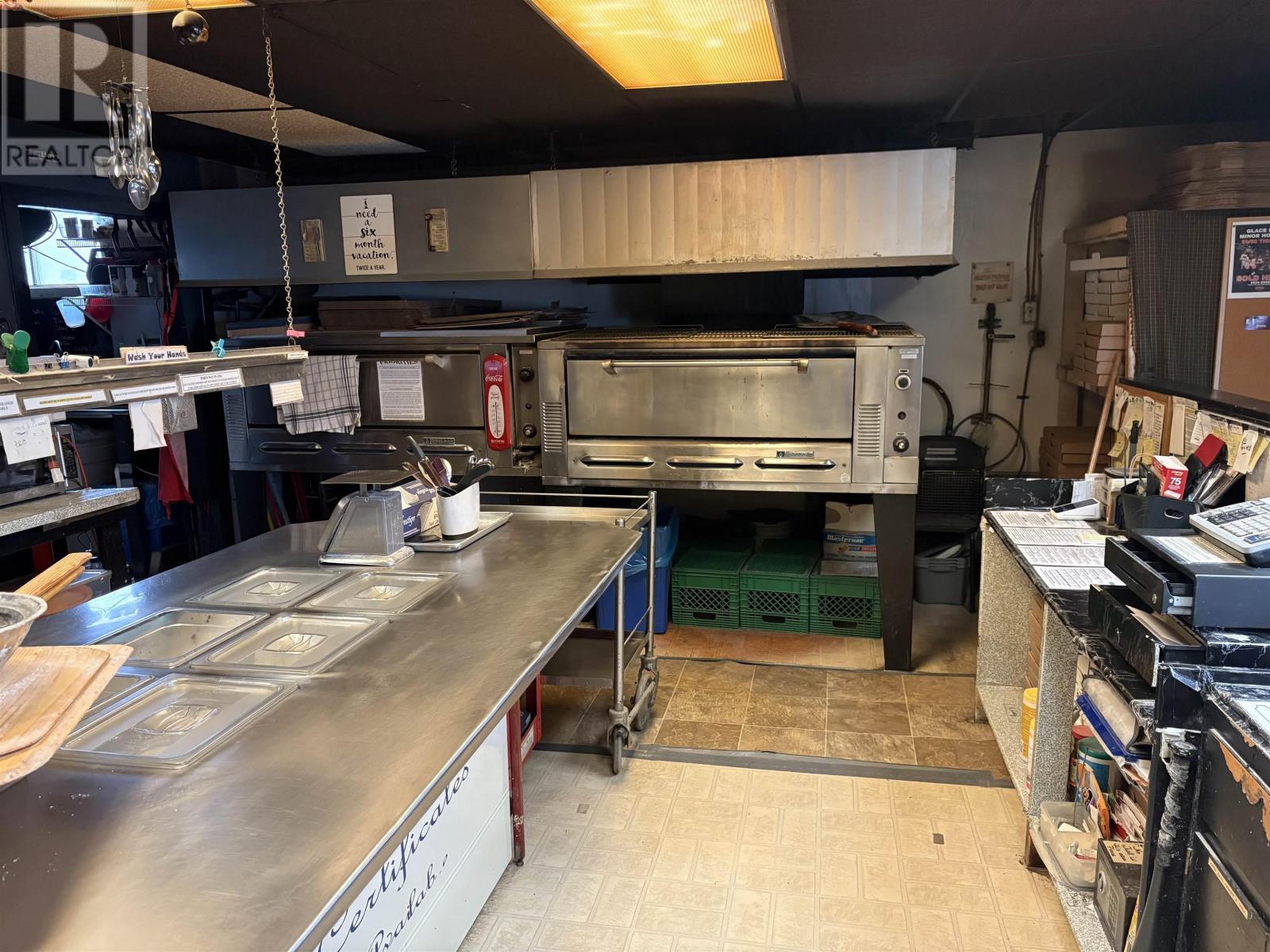 17 Sterling Road    Glace Bay Road, Glace Bay, Nova Scotia  B1A 3X5 - Photo 6 - 202504079