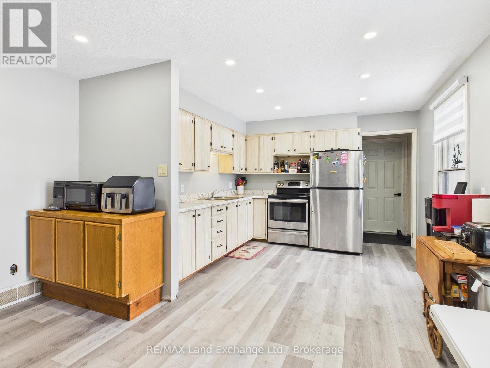 58 Albert Street, Ashfield-Colborne-Wawanosh, Ontario  N0M 1R0 - Photo 4 - X12001590