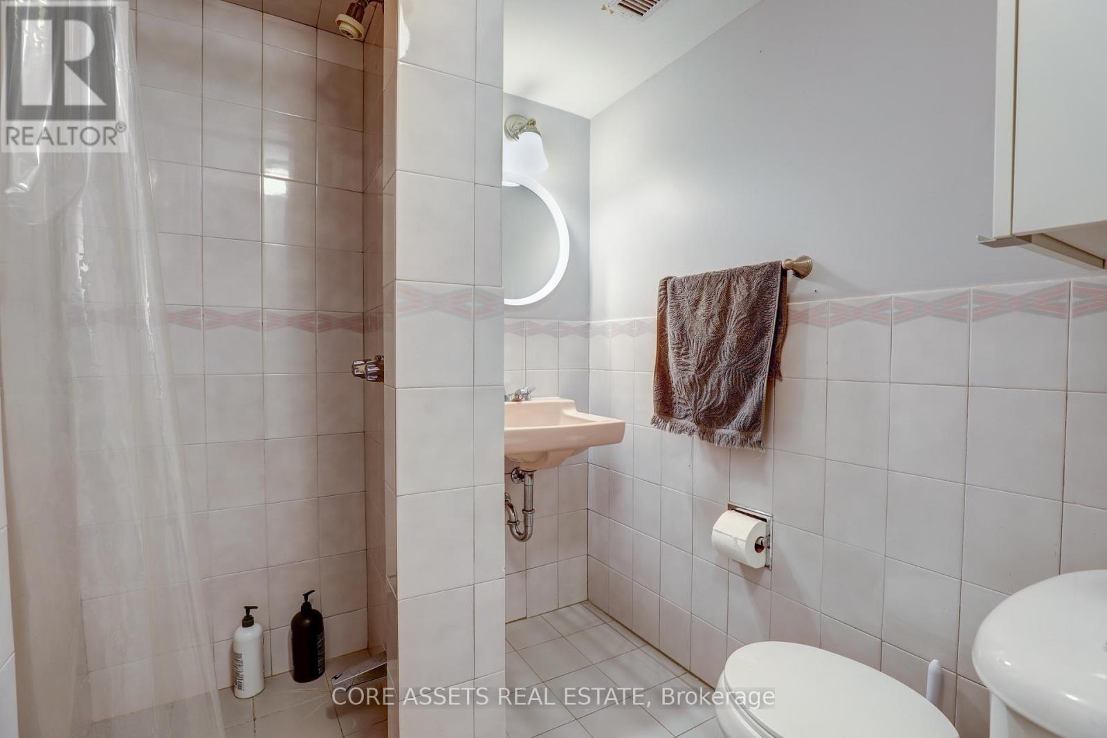 52 St Clarens Avenue, Toronto, Ontario  M6K 2S5 - Photo 21 - C12001568