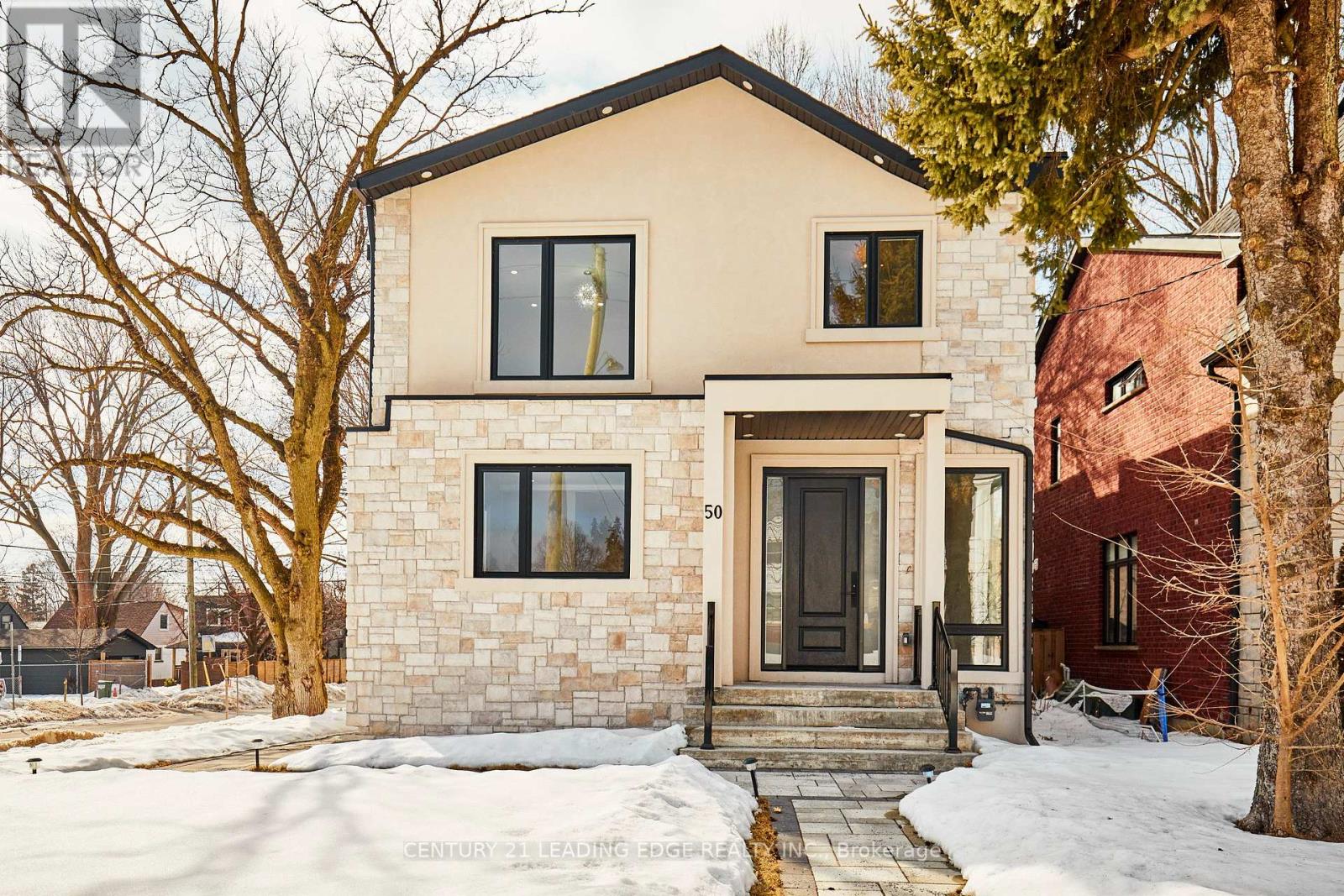 <div class="slider-price">$2,199,000</div><p>50 Dorset Road, Toronto, Ontario</p>