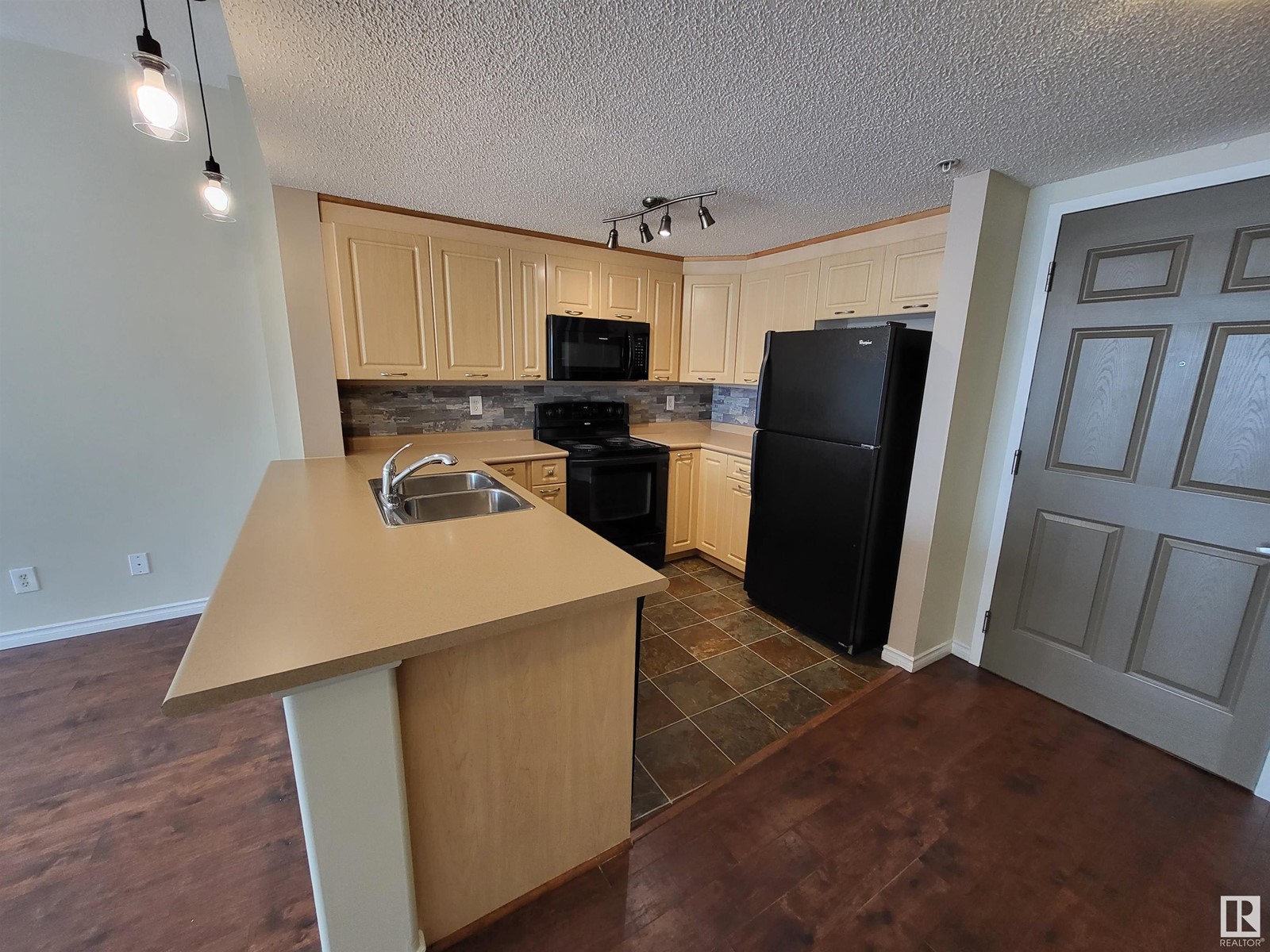 Property at #324 6315 135 AV NW image 3
