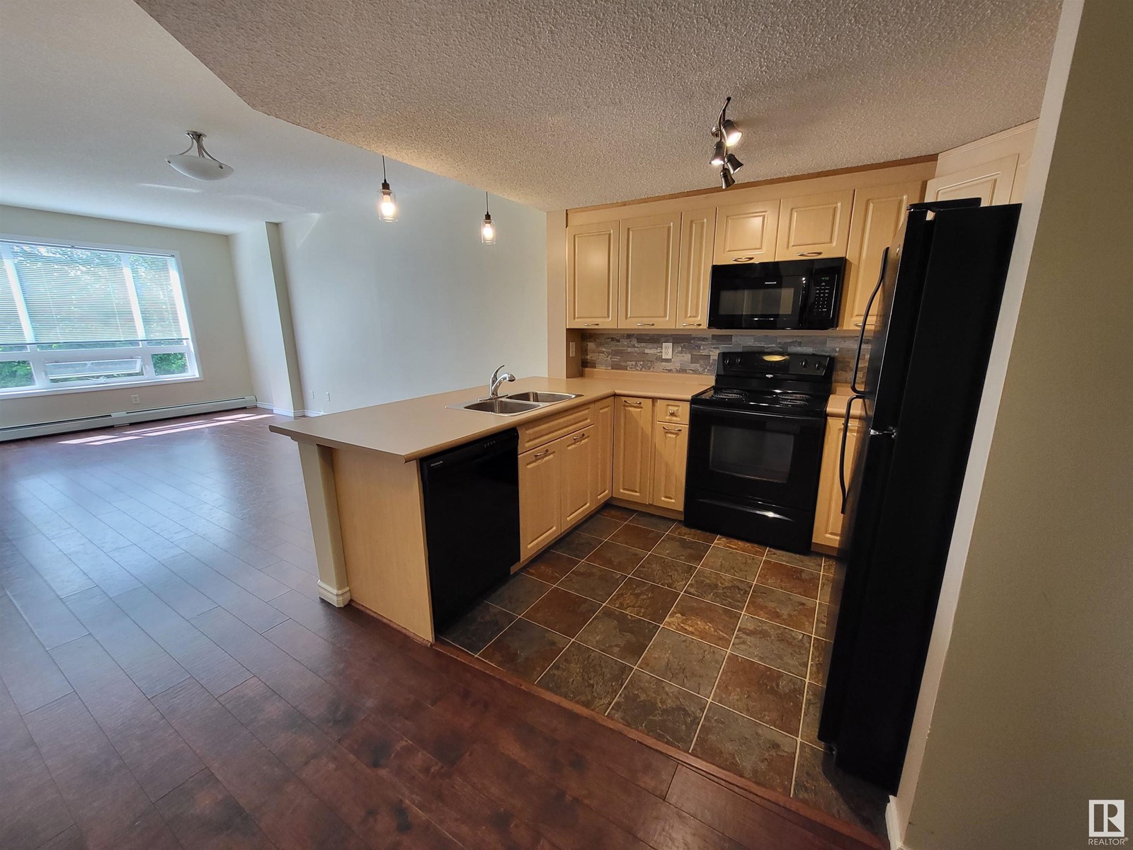 Property at #324 6315 135 AV NW image 4