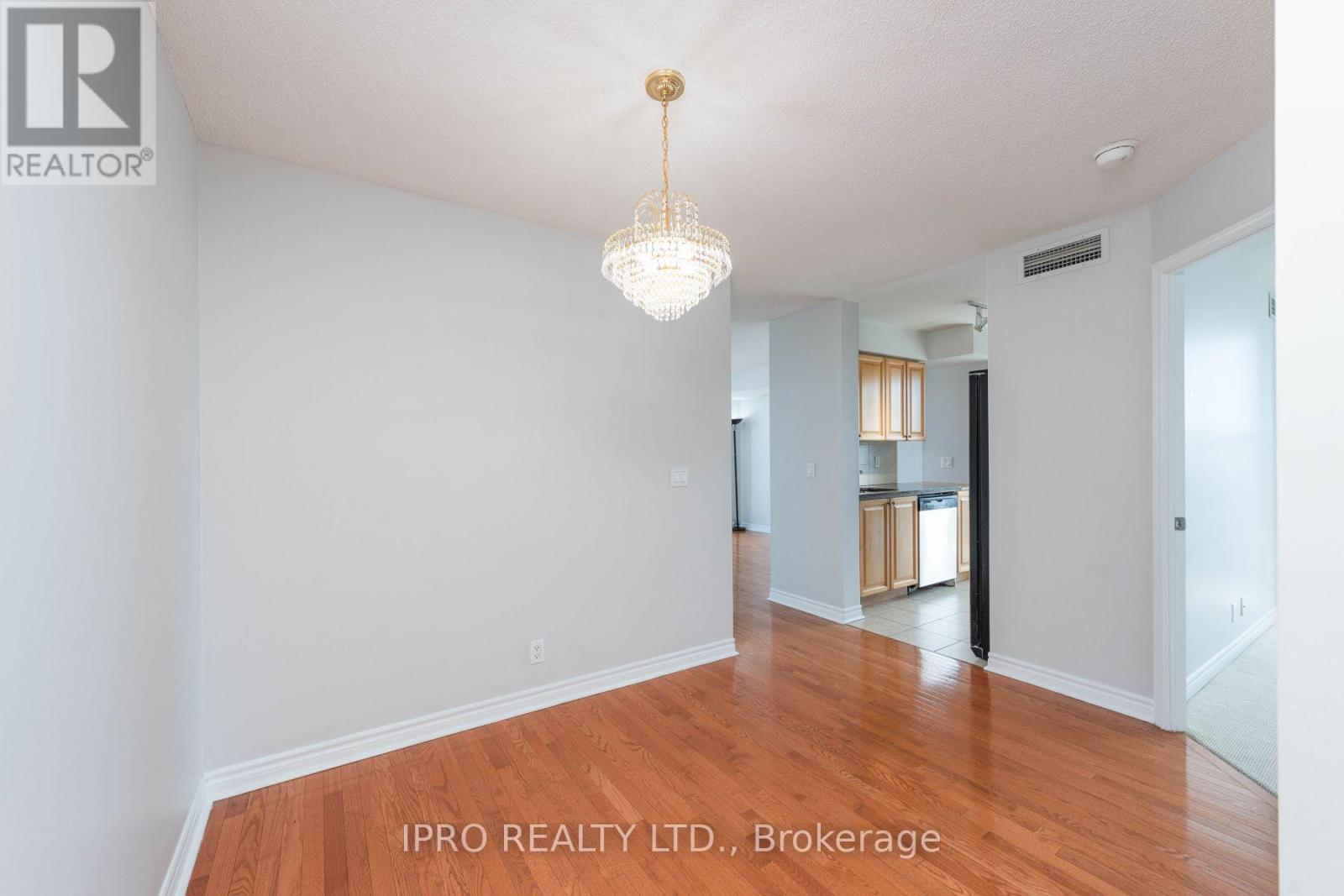 2112 - 33 Elm Drive, Mississauga, Ontario  L5B 4M1 - Photo 7 - W12001625