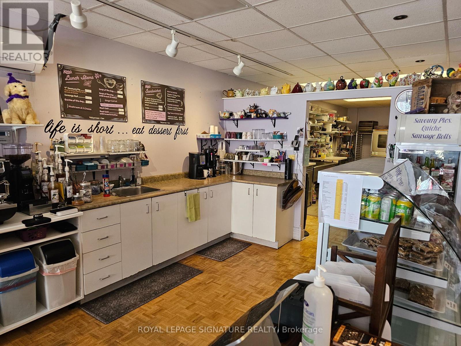 Property at 206C QUEEN STREET S image 4