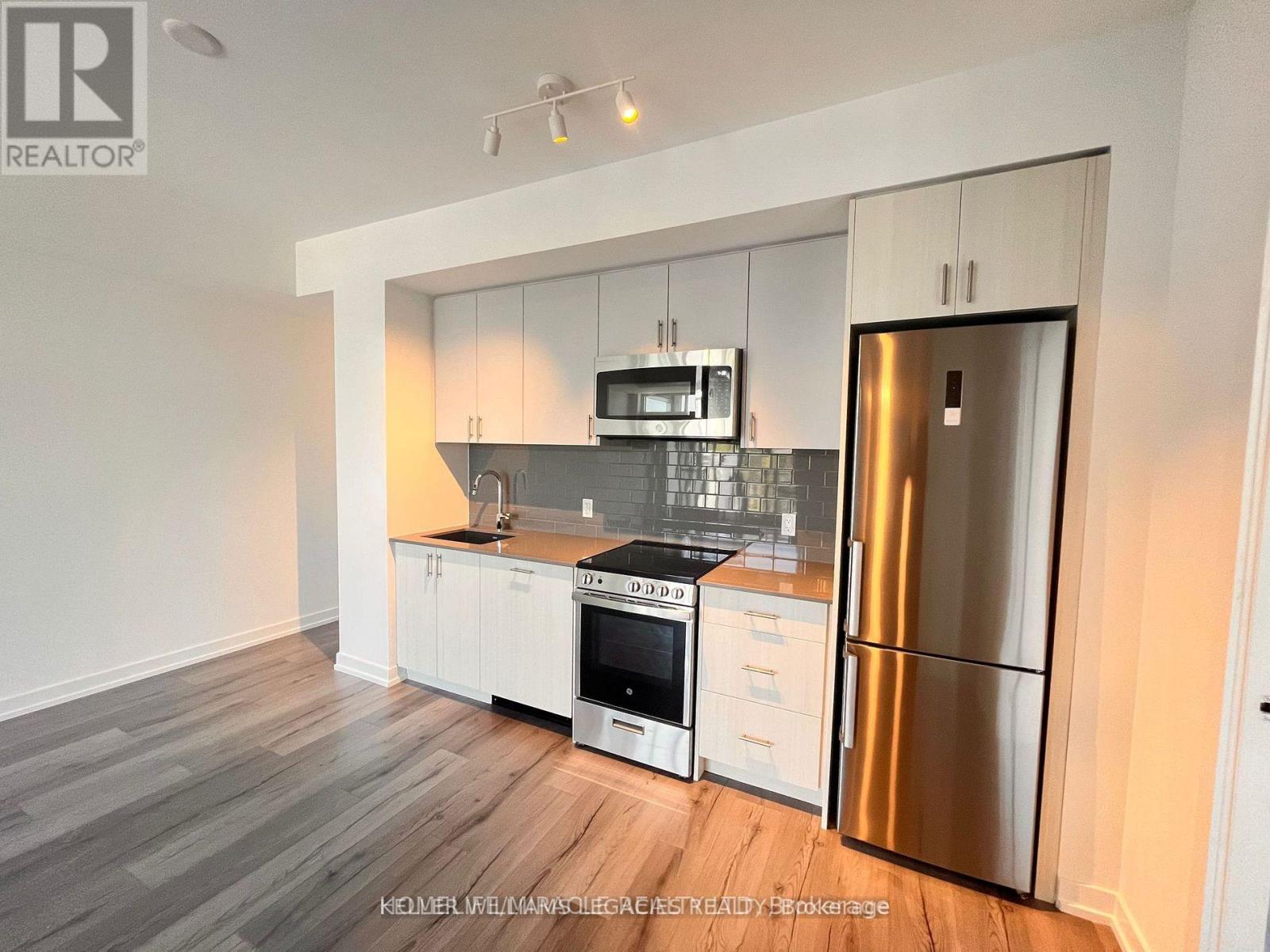 303 - 1195 The Queens Way, Toronto, Ontario  M8Z 0H1 - Photo 5 - W12001770