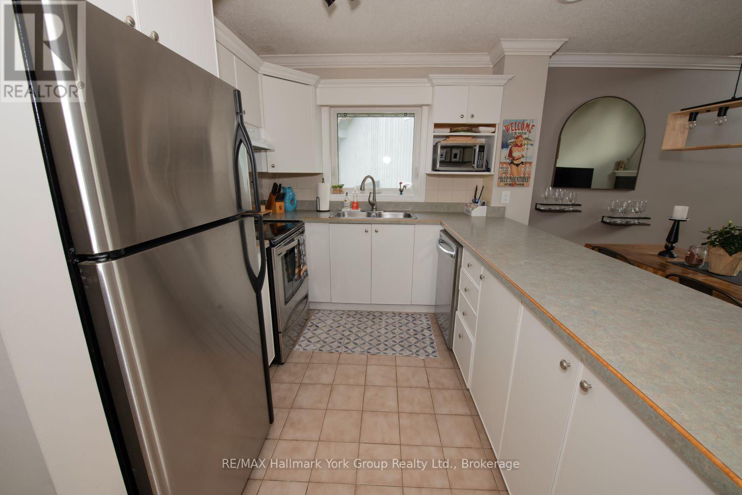 10 - 104 Kellies Way, Blue Mountains, Ontario  L9Y 0L6 - Photo 19 - X12001873