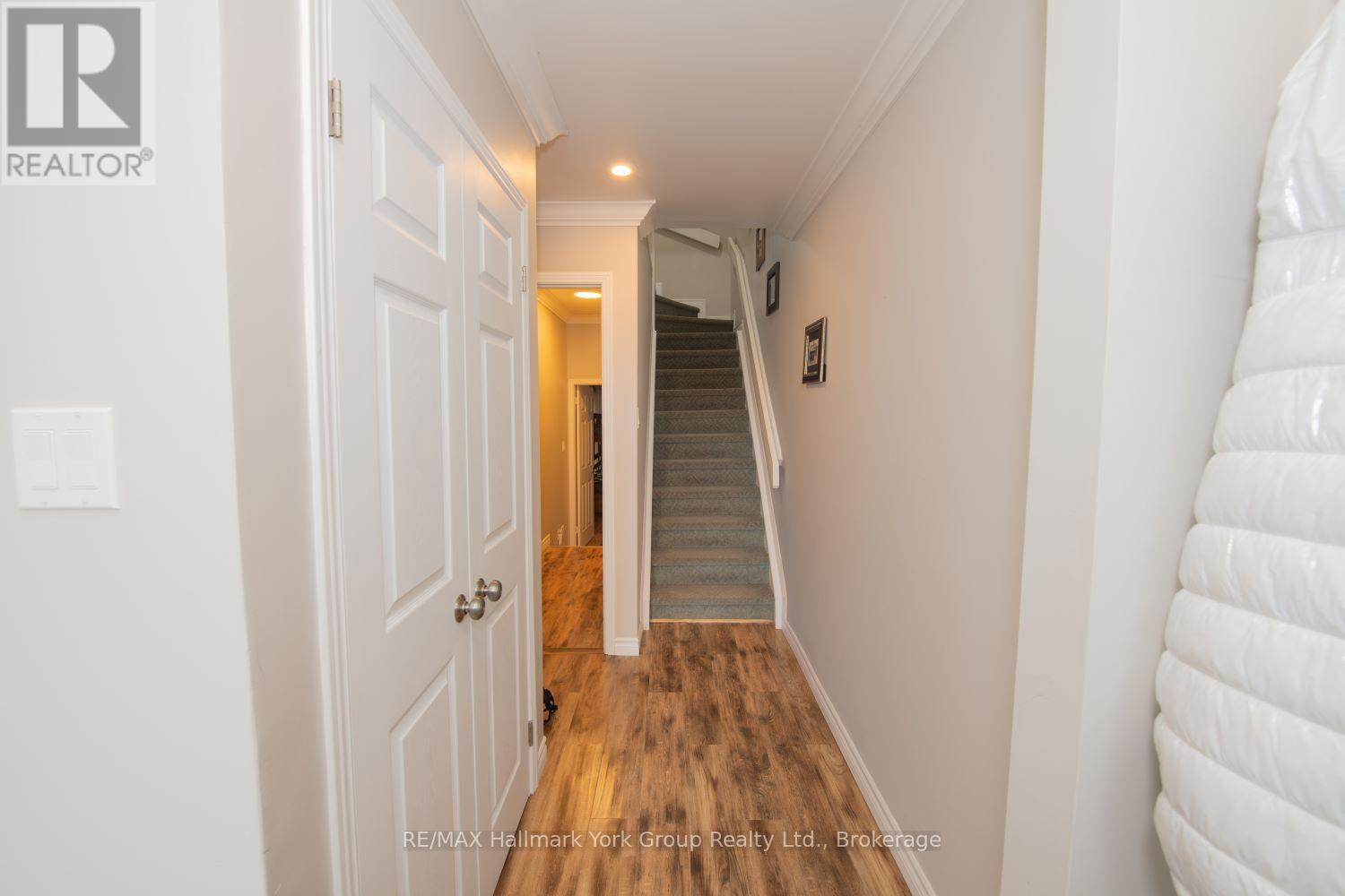 10 - 104 Kellies Way, Blue Mountains, Ontario  L9Y 0L6 - Photo 6 - X12001873