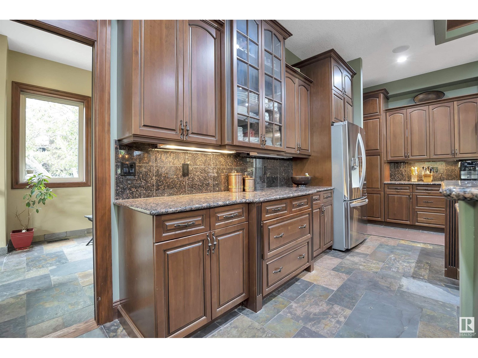 Property at 148 WINDERMERE CR NW image 4