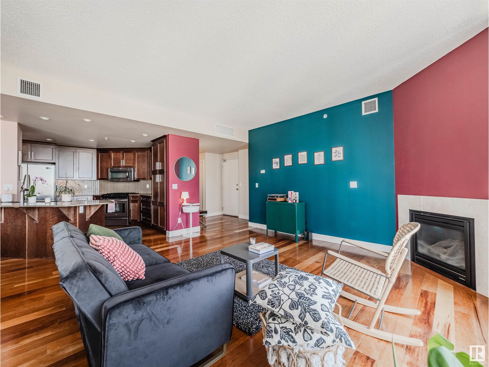 Property at #902 11933 JASPER AV NW image 4