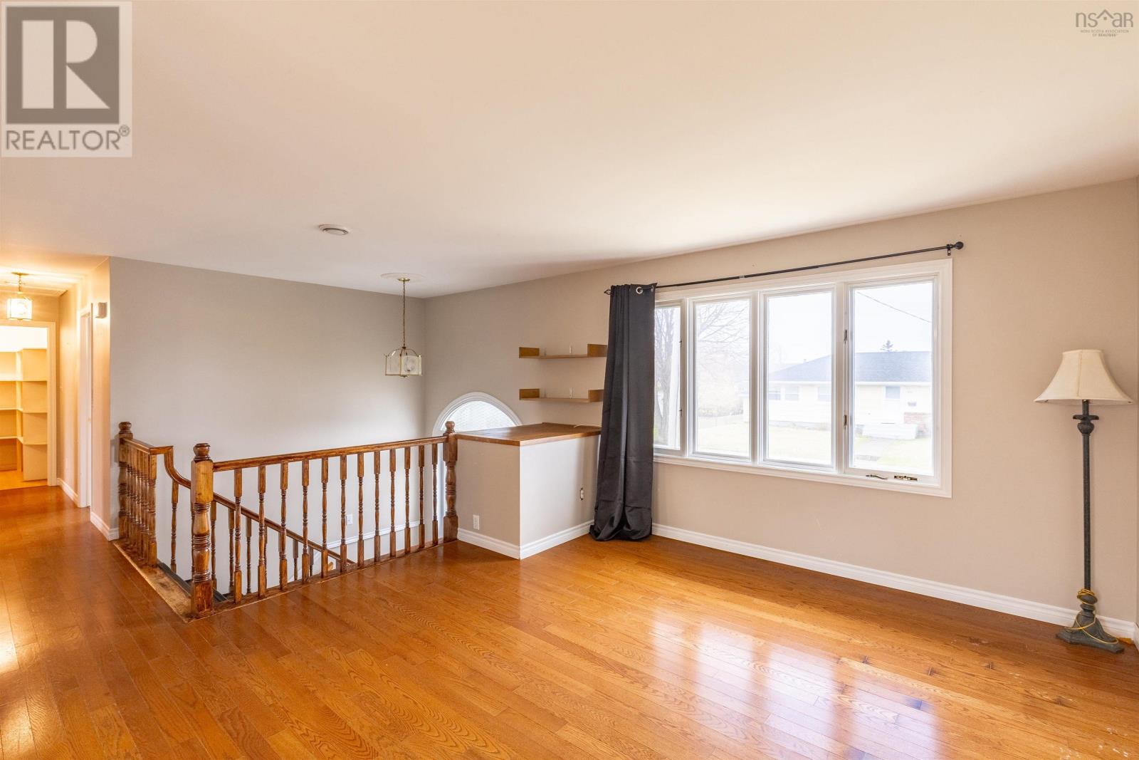 59 Porter Street, Yarmouth, Nova Scotia  B5A 2Y8 - Photo 3 - 202504162