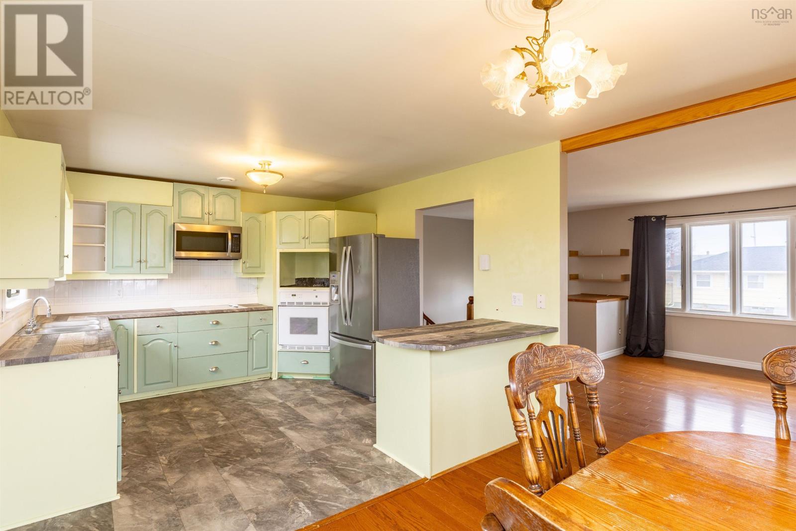 59 Porter Street, Yarmouth, Nova Scotia  B5A 2Y8 - Photo 9 - 202504162