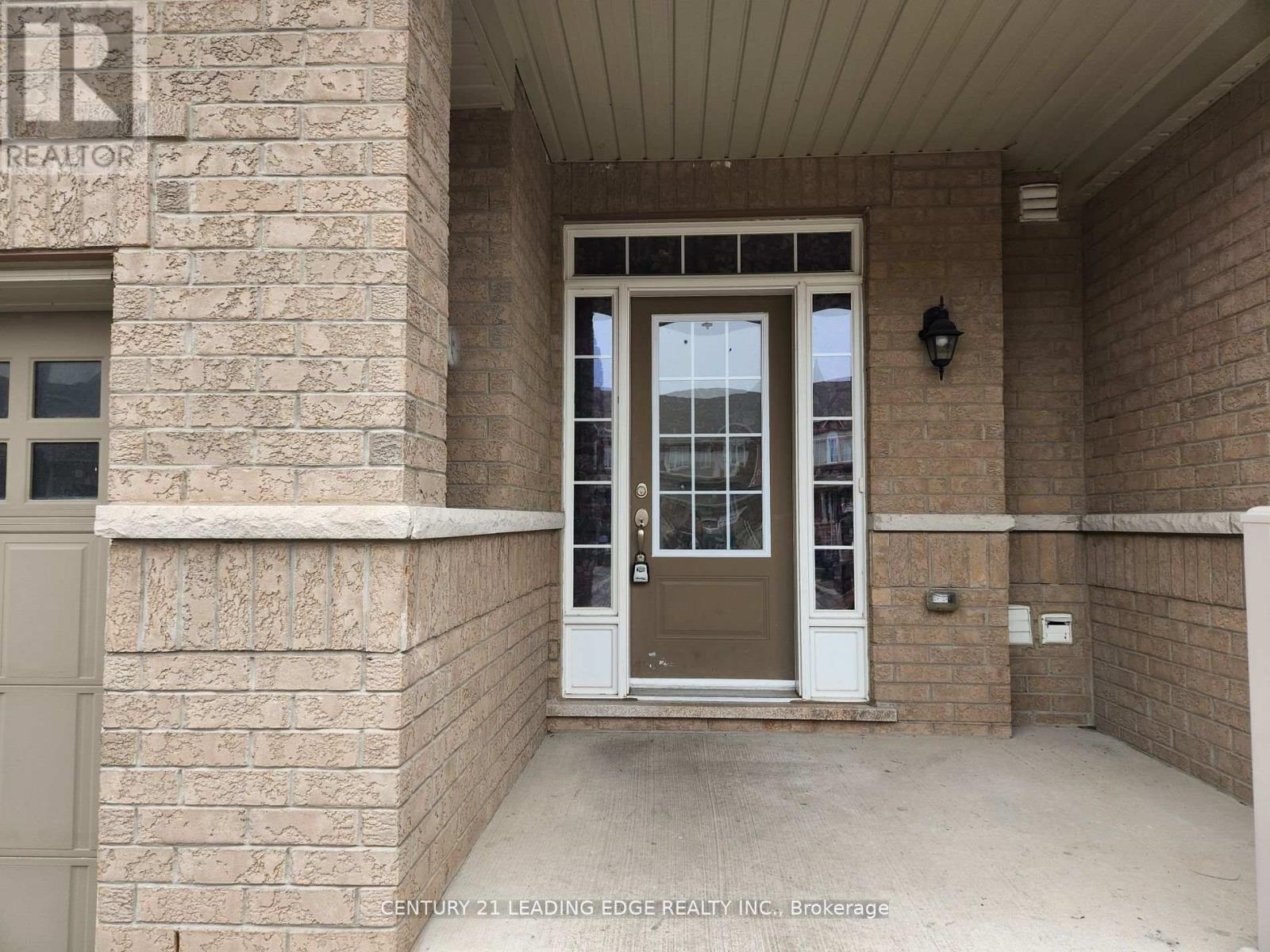 6 Mclaughlin Avenue, Milton, Ontario  L9T 7H3 - Photo 2 - W12001824