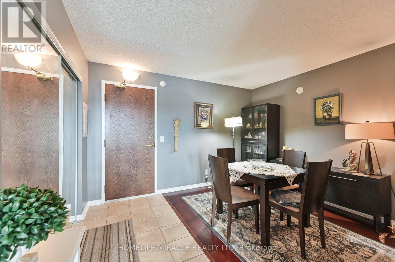 308 - 35 Via Rosedale Way, Brampton, Ontario  L6R 3S9 - Photo 8 - W12001875