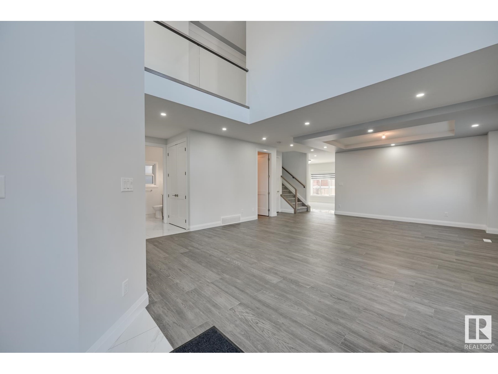 Property at 38 ELWYCK GA image 2