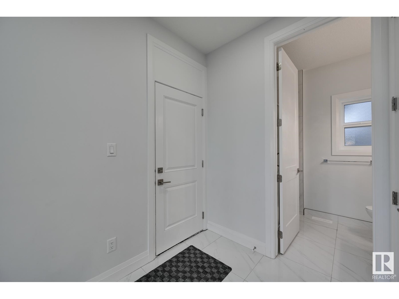 Property at 38 ELWYCK GA image 4