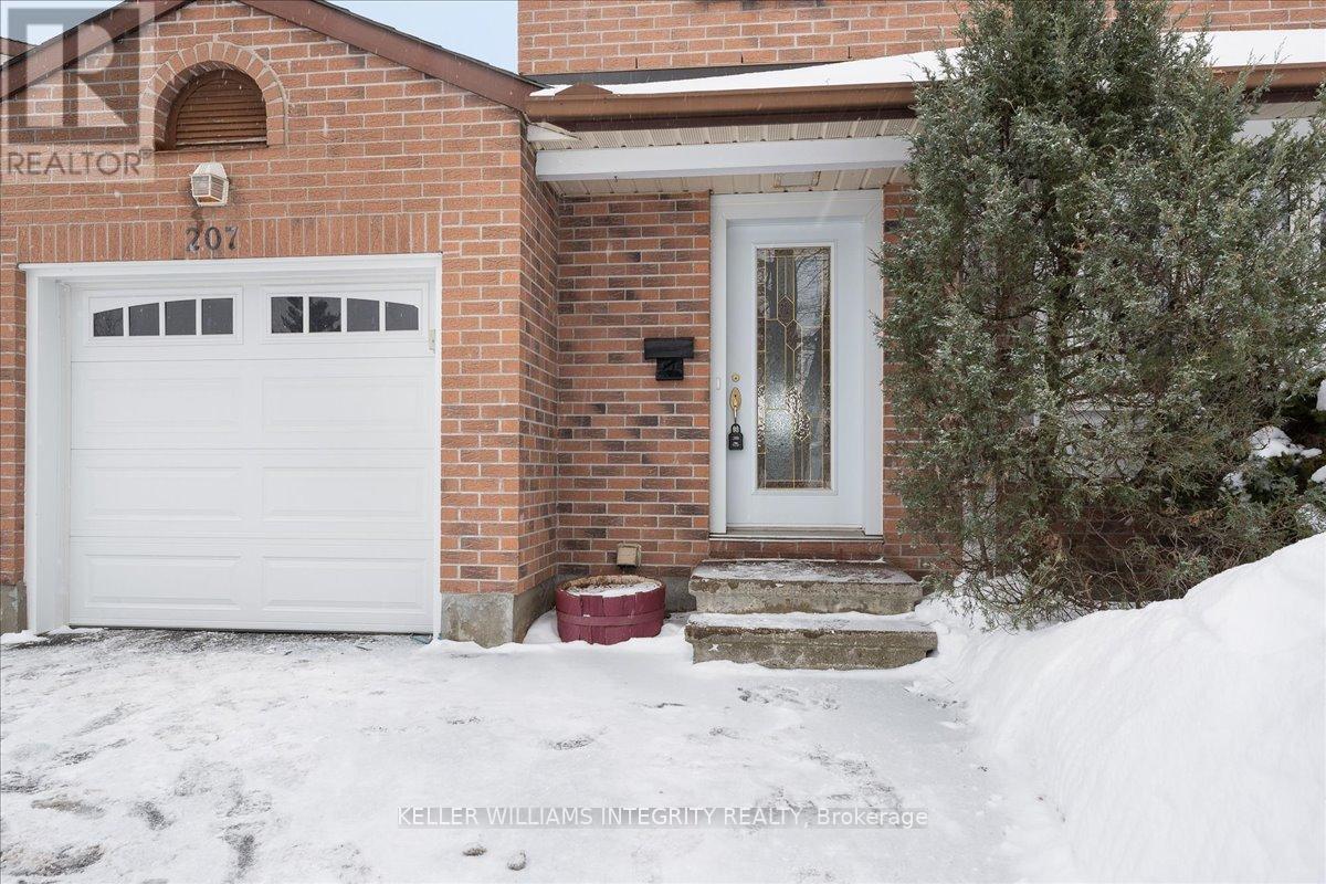 207 Park Grove Drive, Ottawa, Ontario  K1E 2S9 - Photo 3 - X12001898